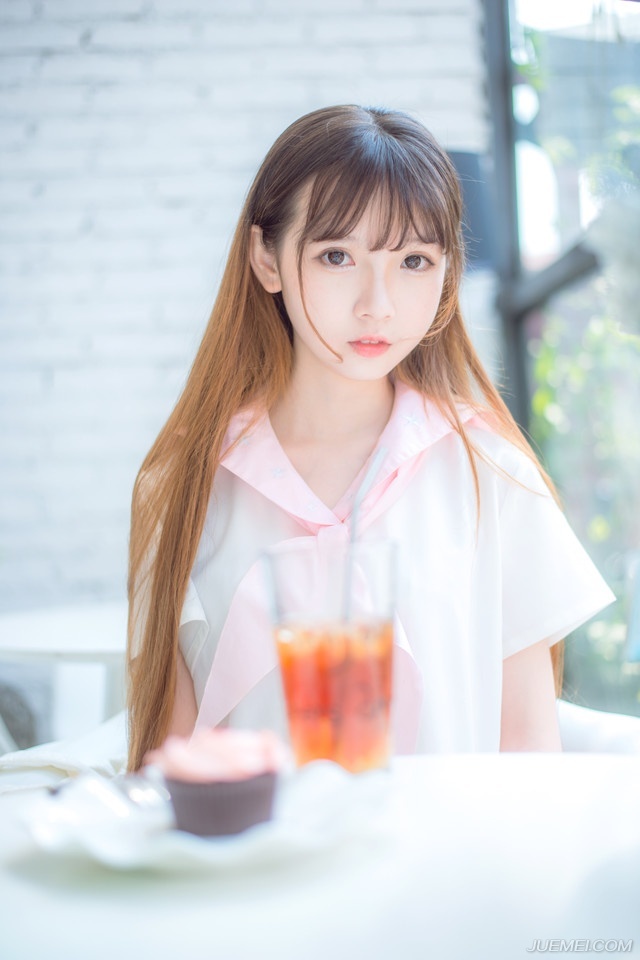 友谊需要渐渐悉意培养，进程十分艰巨，绝非即冲咖啡或即食面，对任何方式豪情有三分仔细的人，都不会情愿在人海芸芸众生中客串，跑去排长龙等做某君的好朋友。